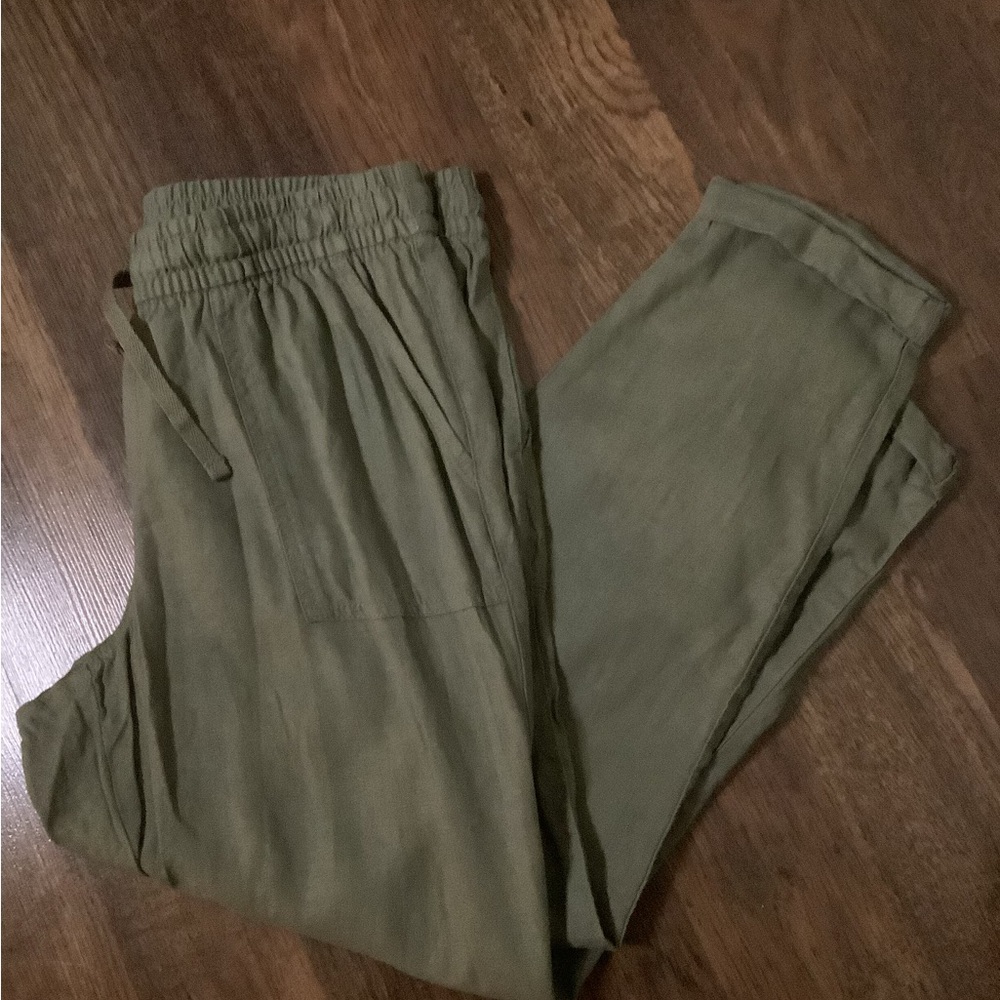NWOT OLD NAVY Green Linen Capris